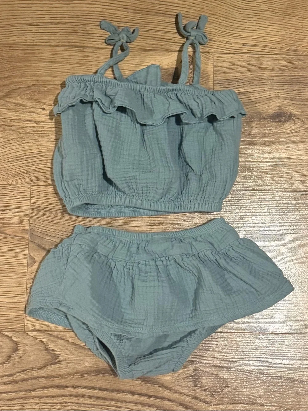 Grayson Mini 18M Sage Green Gauze 2-Piece Set – Ruffle Top & Bloomer Shorts